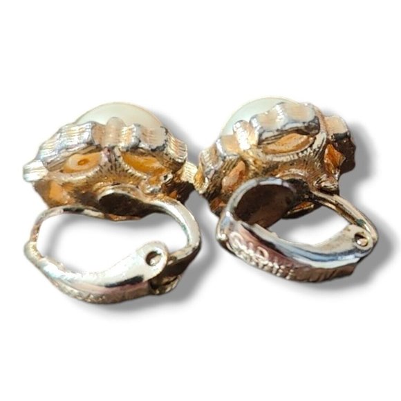 Vintage Sarah Coventry Clip On Earrings Gold Tone Faux Pearl - Picture 2 of 7